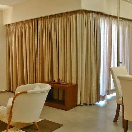 Palace 4* Kími